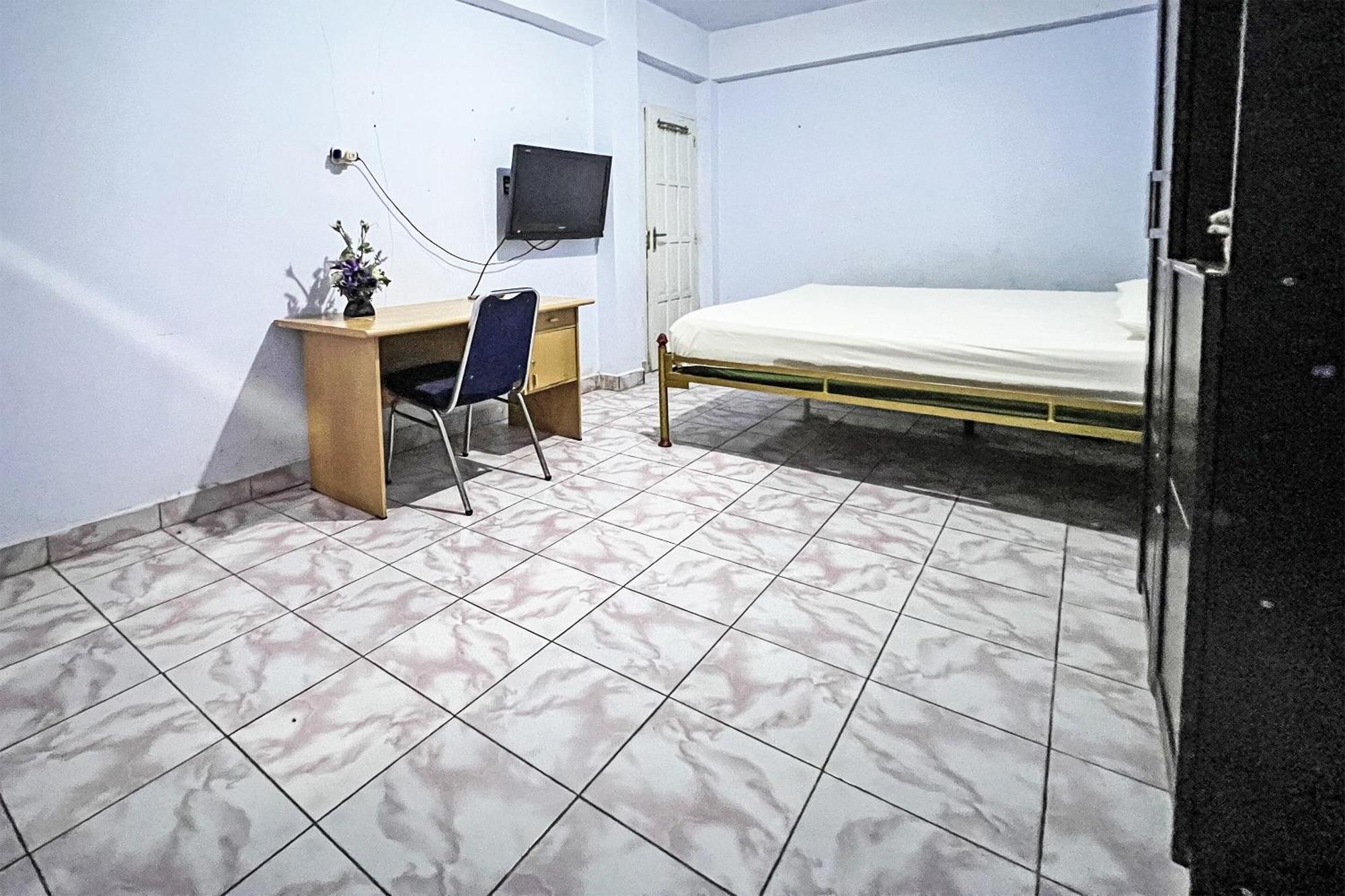 Oyo 91757 Surya Hotelneartaman Anggrek Pkk Watansoppeng Lalabata Εξωτερικό φωτογραφία