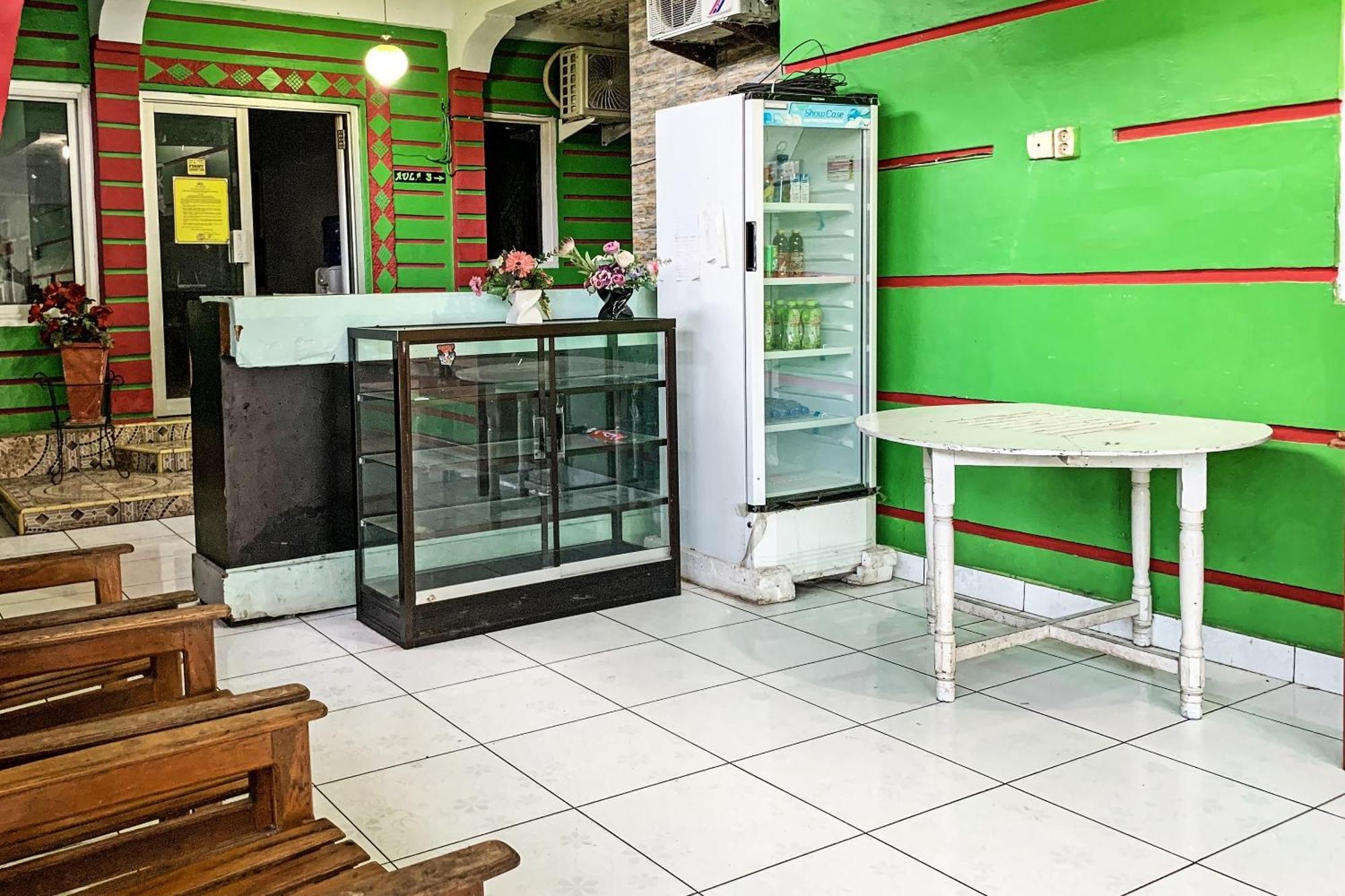Oyo 91757 Surya Hotelneartaman Anggrek Pkk Watansoppeng Lalabata Εξωτερικό φωτογραφία