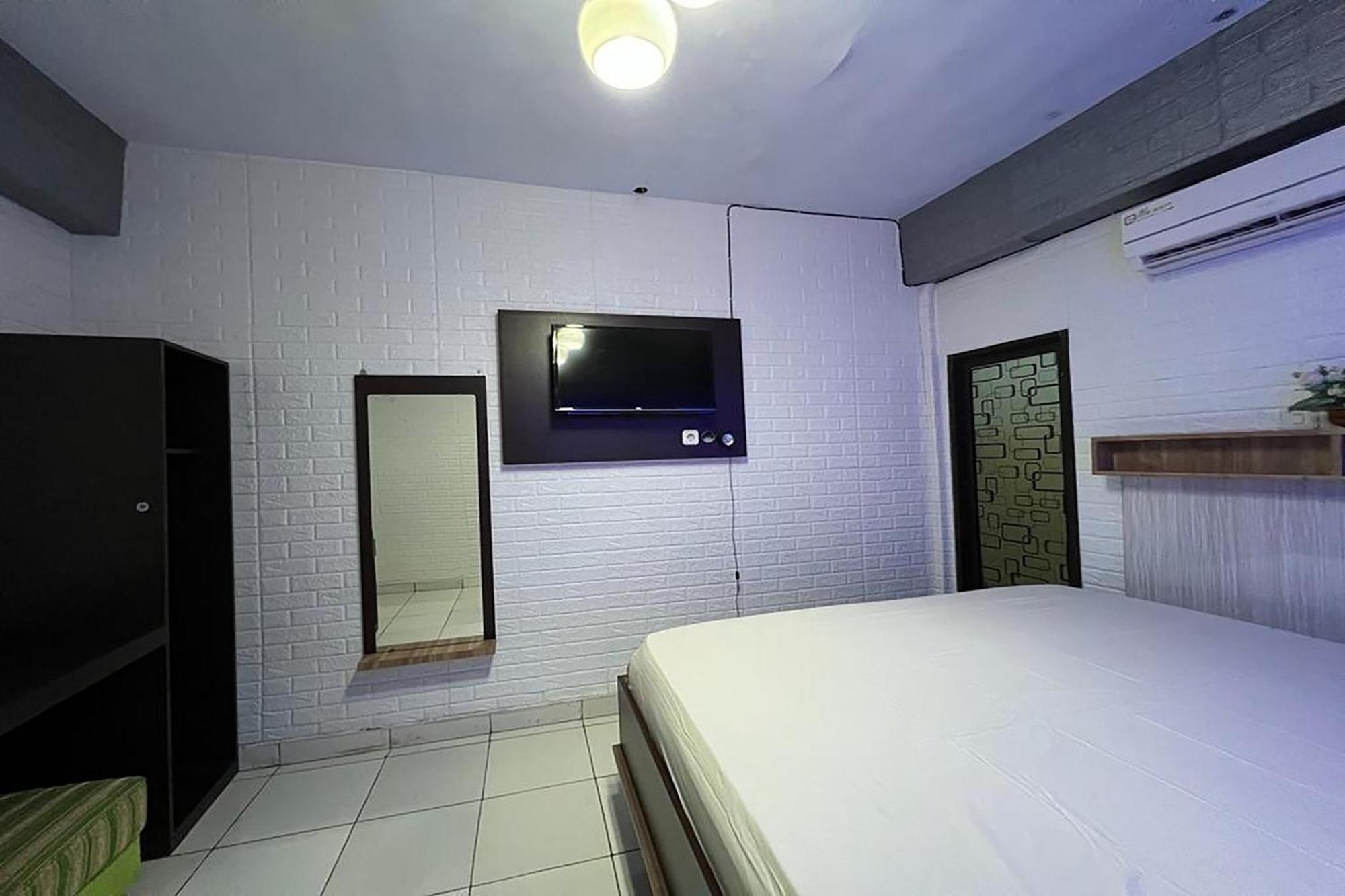 Oyo 91757 Surya Hotelneartaman Anggrek Pkk Watansoppeng Lalabata Εξωτερικό φωτογραφία