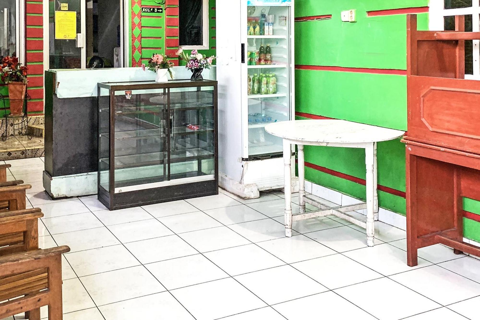 Oyo 91757 Surya Hotelneartaman Anggrek Pkk Watansoppeng Lalabata Εξωτερικό φωτογραφία