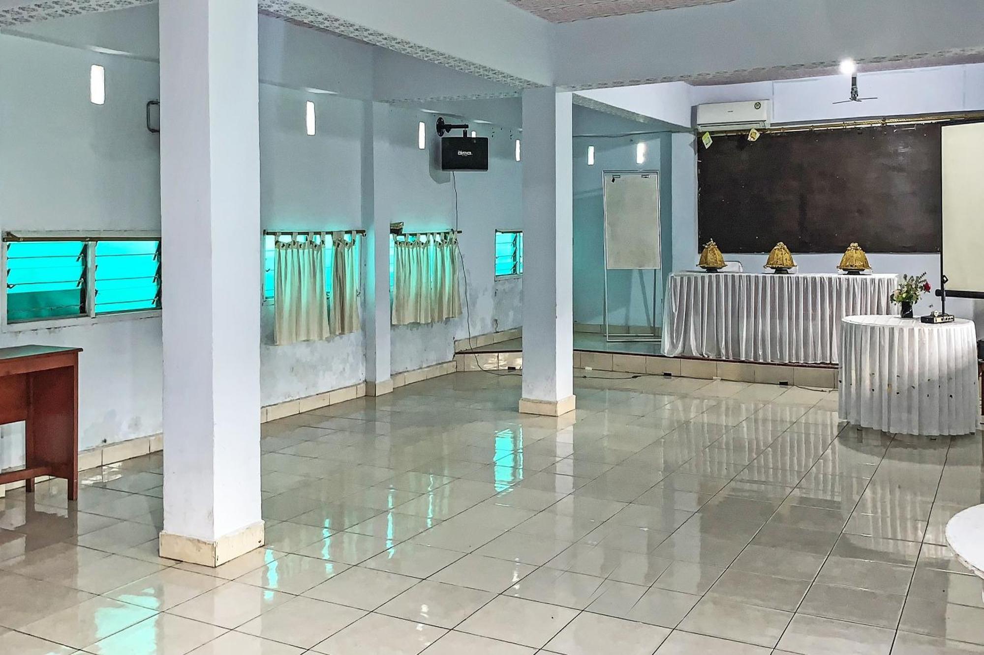 Oyo 91757 Surya Hotelneartaman Anggrek Pkk Watansoppeng Lalabata Εξωτερικό φωτογραφία